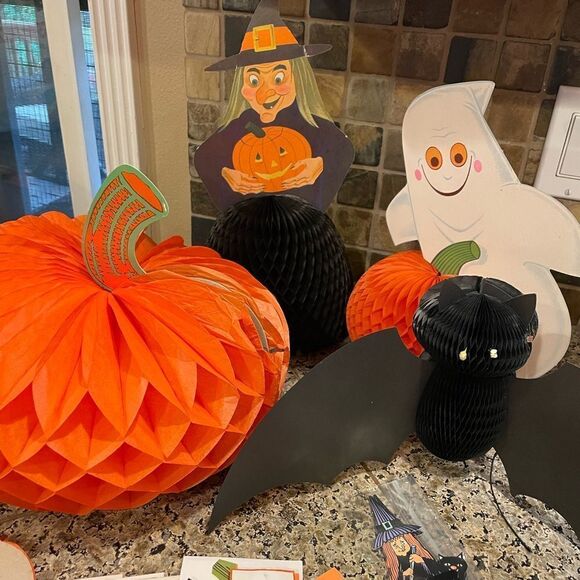 Halloween Honeycomb Vintage Cutouts Lot - Picture 1 of 16